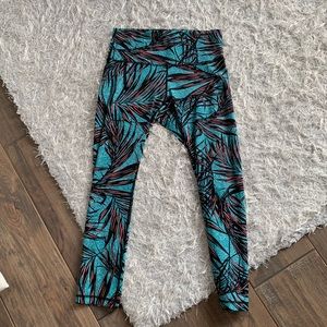 Lululemon cropped patterned leggings